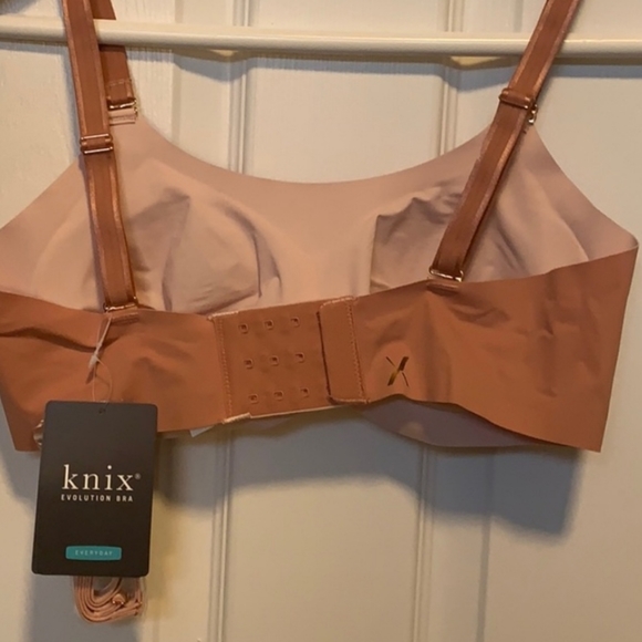 Knix Evolution Bra - Picture 2 of 4